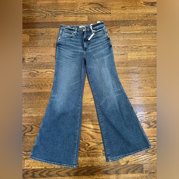 NWT Wrangler Heritage Wanderer 622 High-rise Flare Jeans - Picture 2 of 8